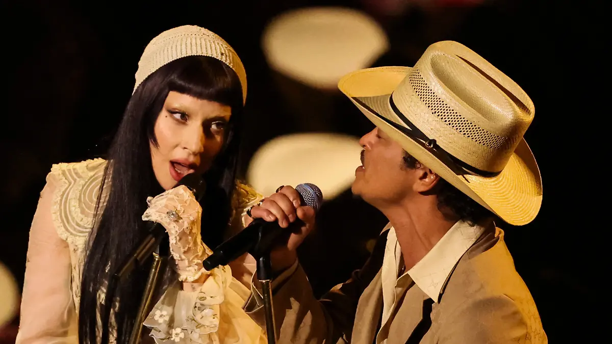 Lady Gaga y Bruno Mars en los Grammy